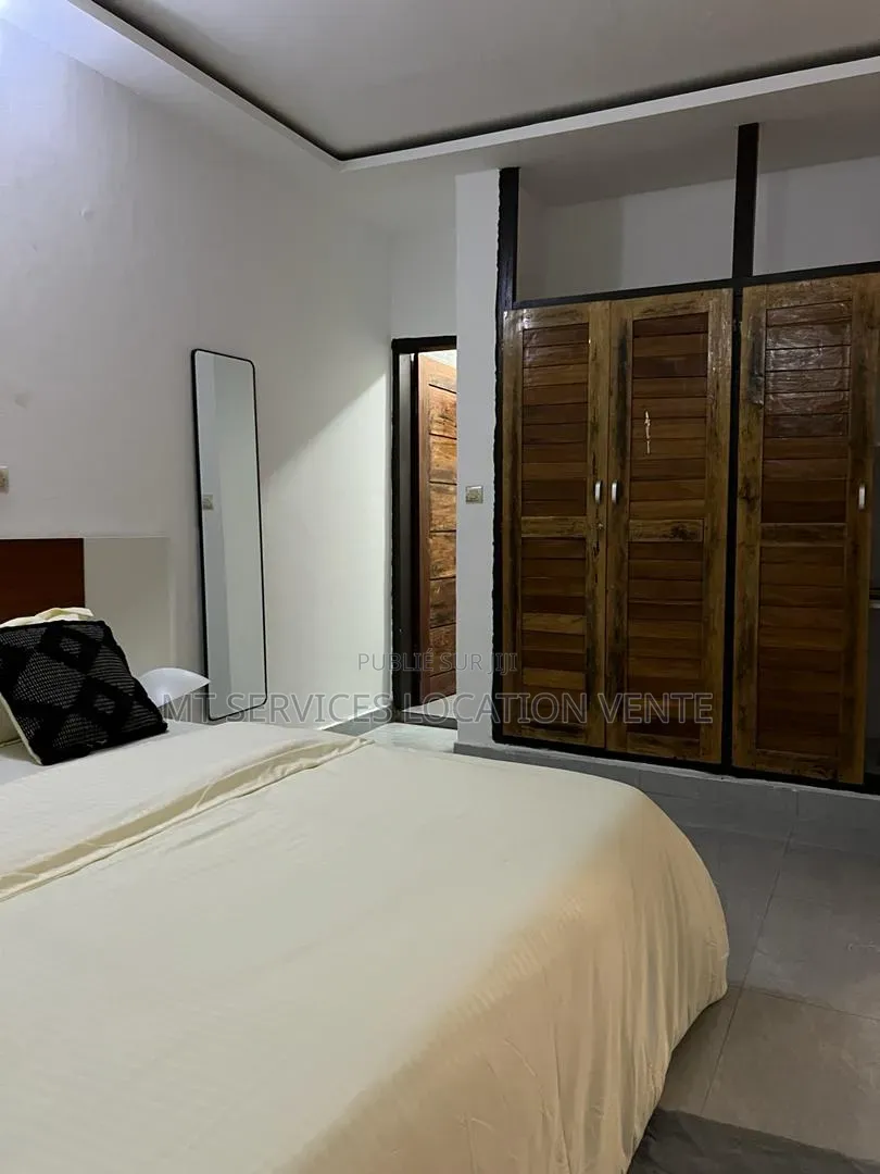 Meublé 1chbre Appartement dans Mt Location, Cocody à Louer