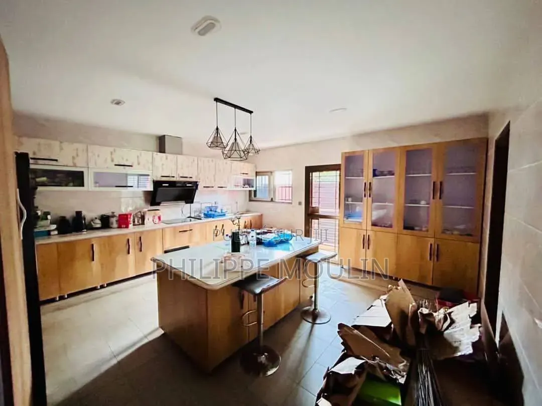 9chbre Duplex dans Elite Immobilier, Cocody à Vendre