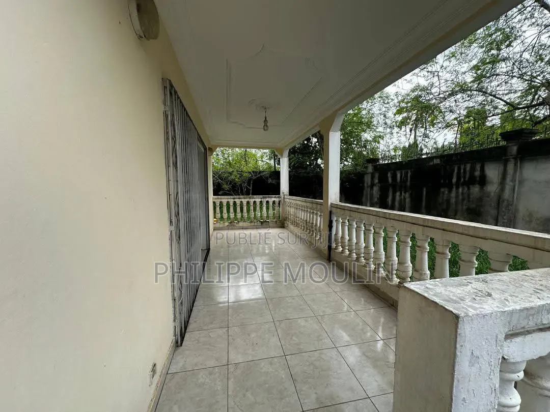 12chbre Duplex dans Elite Immobilier, Cocody à Vendre