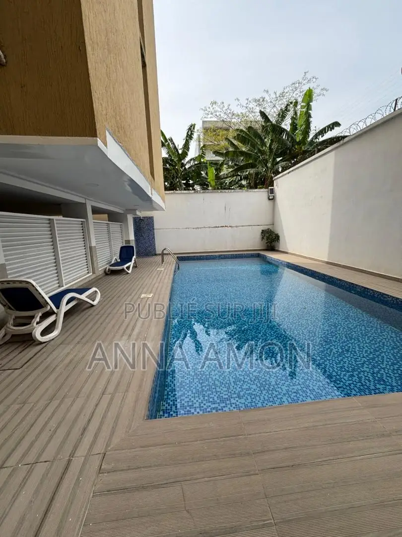3chbre Appartement dans Souraley Properties, Cocody à Louer