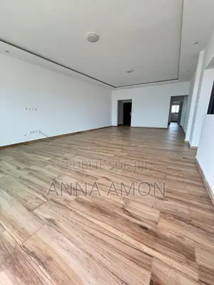 3chbre Appartement dans Souraley Properties, Cocody à Louer