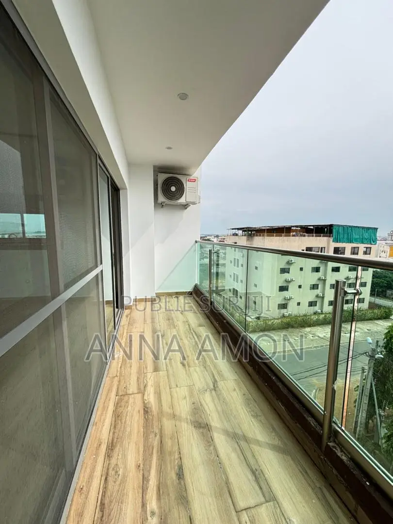 3chbre Appartement dans Souraley Properties, Cocody à Louer
