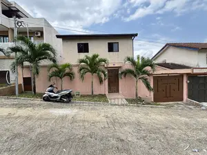 3chbre Villa dans Cocody à Louer