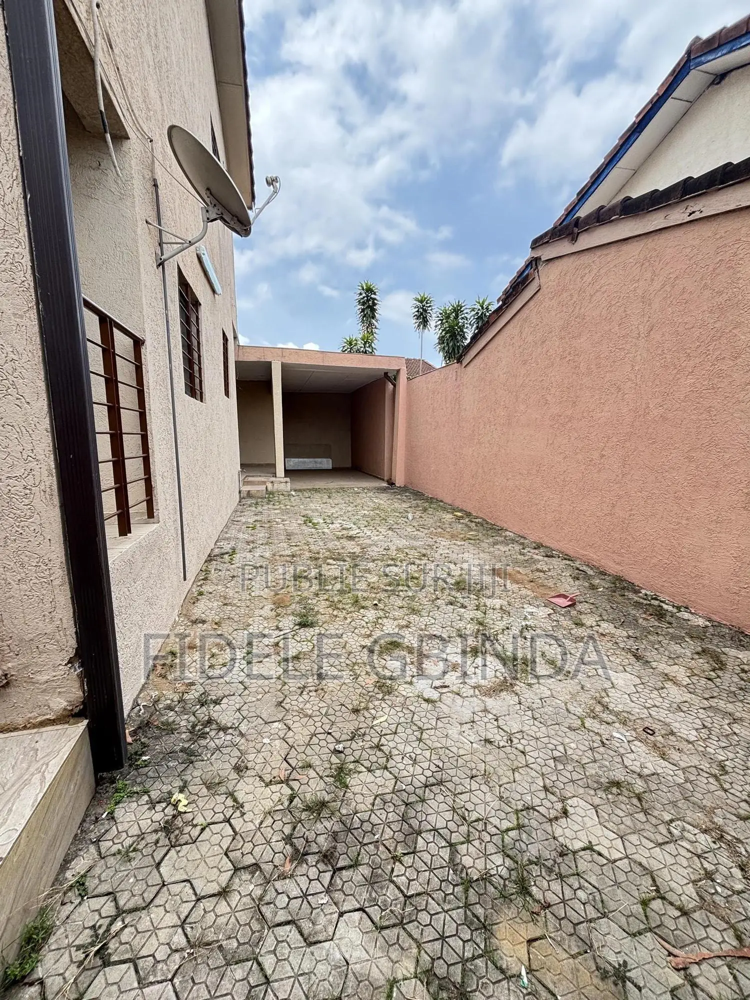 3chbre Villa dans Cocody à Louer