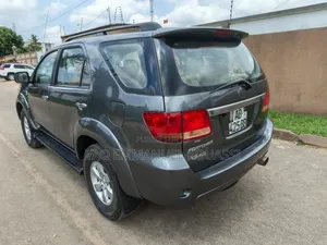 Toyota Fortuner 2014 Gris