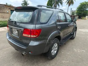 Toyota Fortuner 2014 Gris