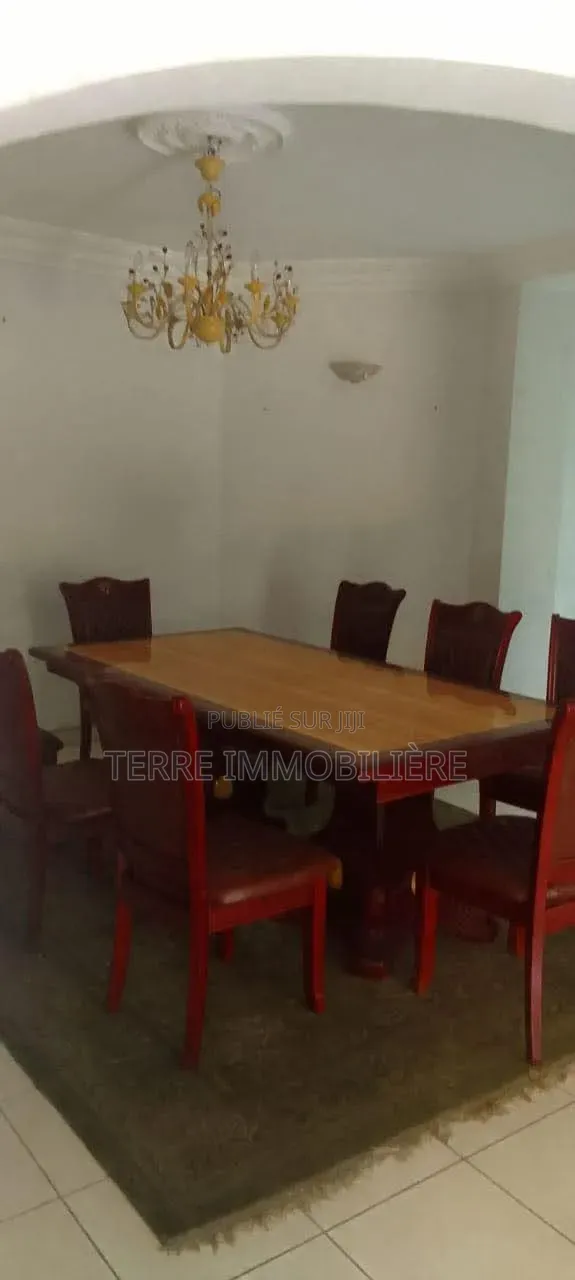 6chbre Villa dans La Terre Immobilière, Cocody à Louer
