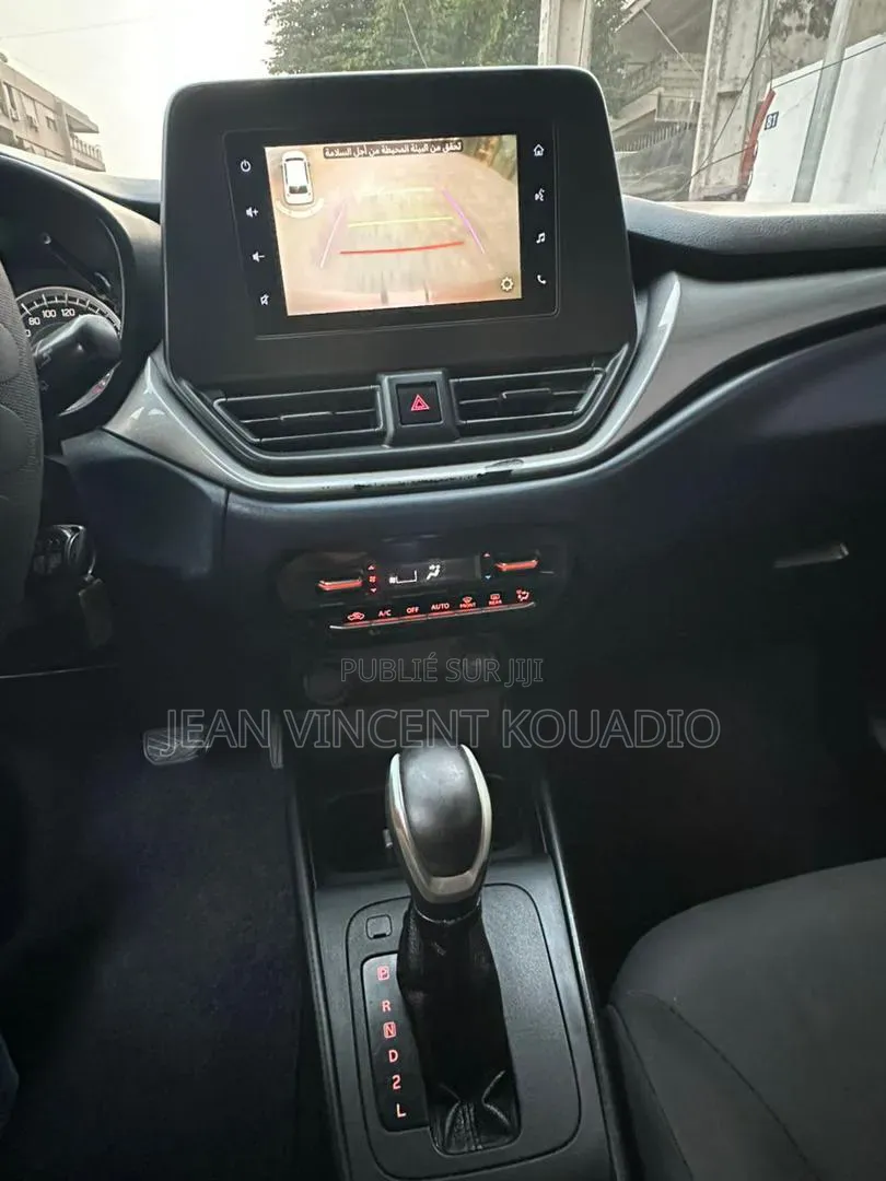 Suzuki Baleno 2023 Doré