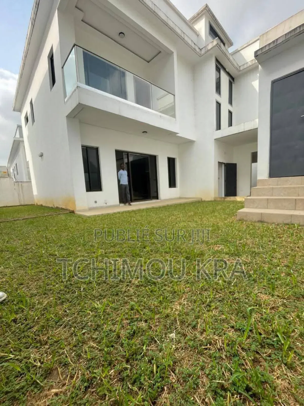 5chbre Duplex dans Mr Kimou, Cocody à Vendre