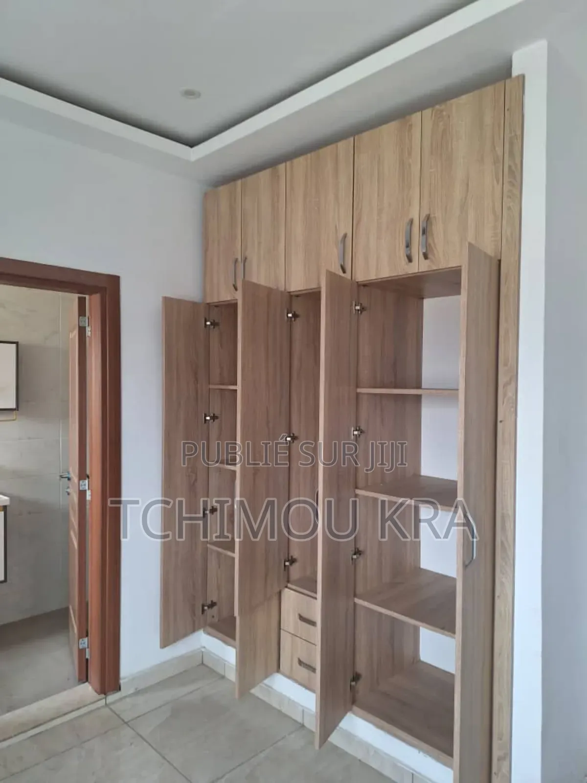 5chbre Duplex dans Mr Kimou, Cocody à Vendre