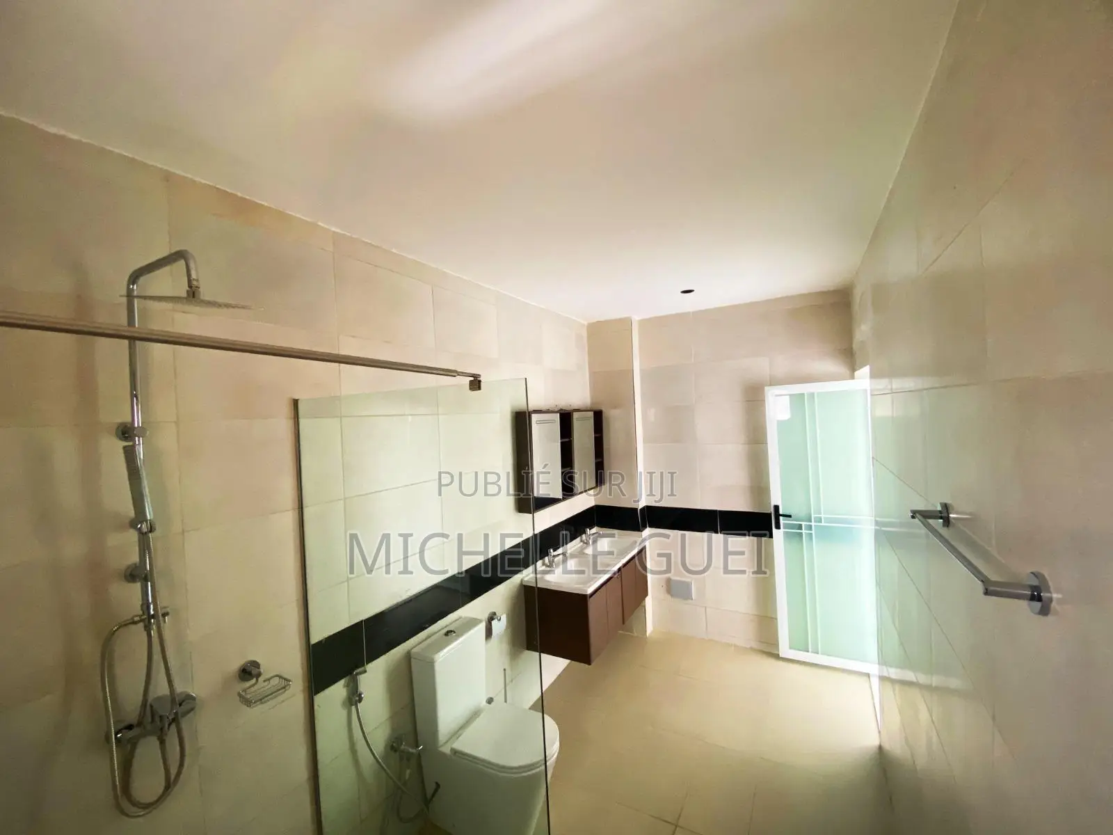 3chbre Appartement dans Cocody à Louer