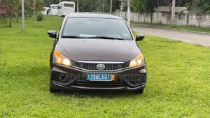 Toyota Belta 2023 Marron
