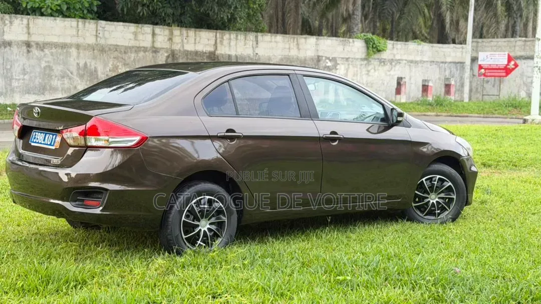 Toyota Belta 2023 Marron