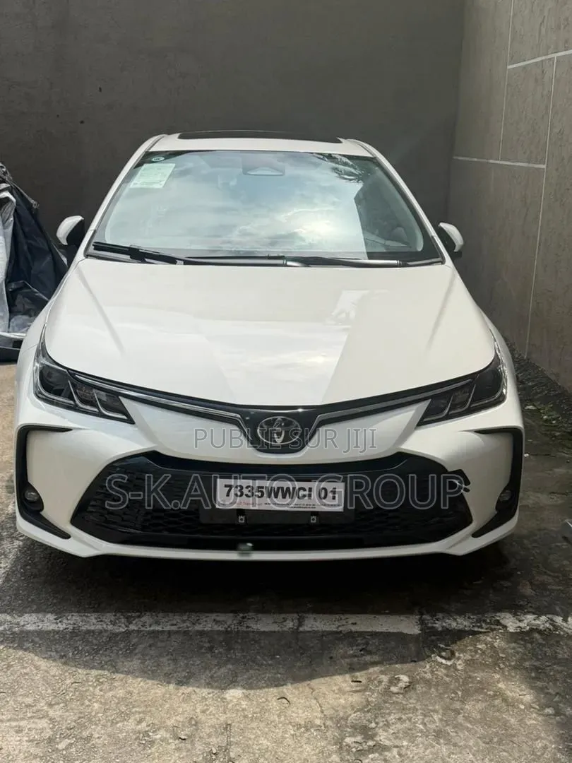 Nouveau Toyota Corolla Hybrid 2025 Blanc