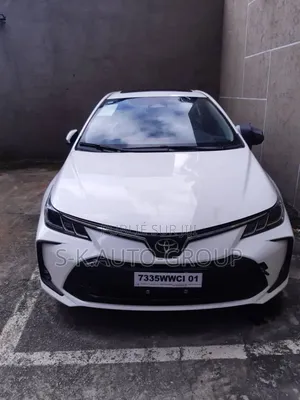 Nouveau Toyota Corolla Hybrid 2025 Blanc