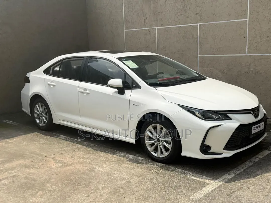 Nouveau Toyota Corolla Hybrid 2025 Blanc