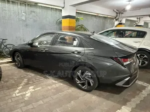 Nouveau Hyundai Elantra 2025 Gris