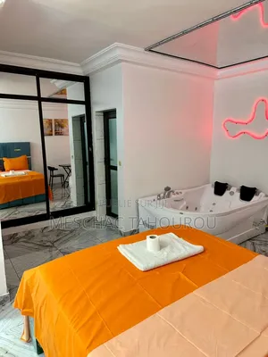 1chbre Chambre et salon dans Meschac Immobilier, Yopougon à Louer