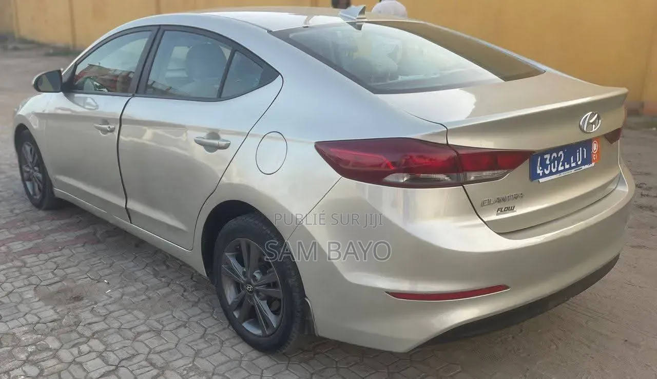 Hyundai Elantra 2018 Beige