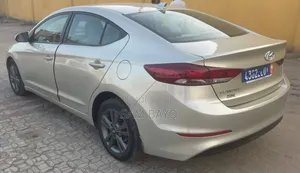 Hyundai Elantra 2018 Beige