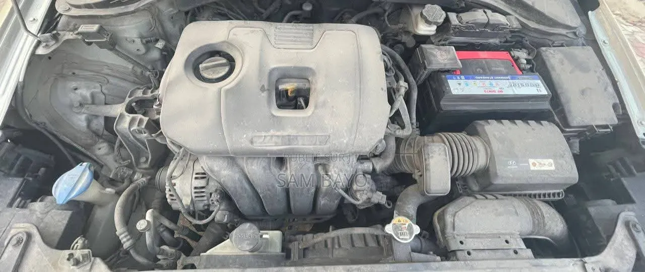 Hyundai Elantra 2018 Beige