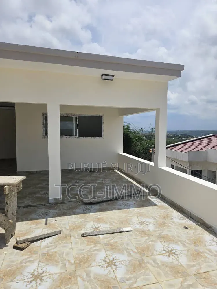 4chbre Villa dans Tcci Sarl, Cocody à Louer
