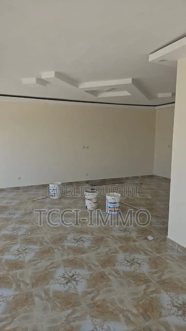 4chbre Villa dans Tcci Sarl, Cocody à Louer