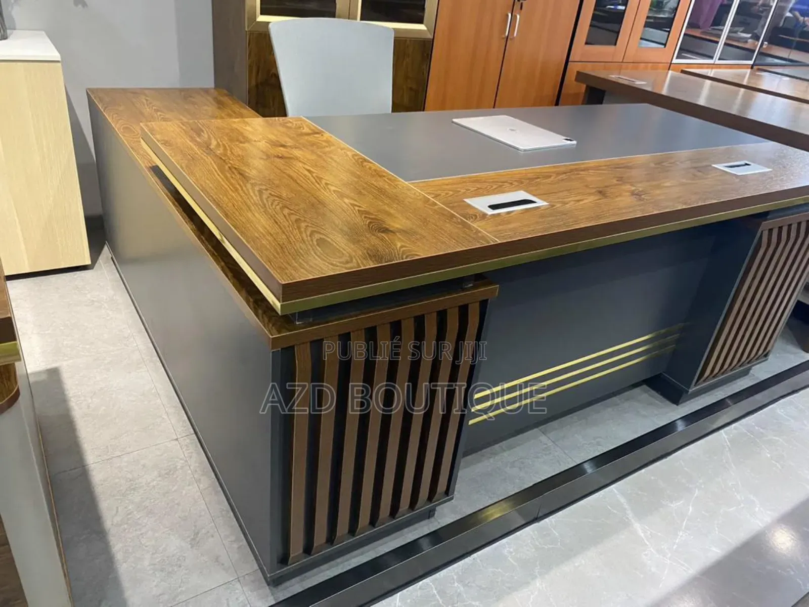 Bureau Luxe Avec Retour Très Élégant 1600×800×75cm