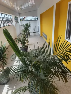 3chbre Villa dans La Terre Immobilière, Cocody à Vendre