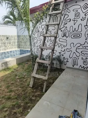 3chbre Villa dans La Terre Immobilière, Cocody à Vendre