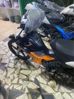 Nouveau TVS Rockz 125 2025 Orange