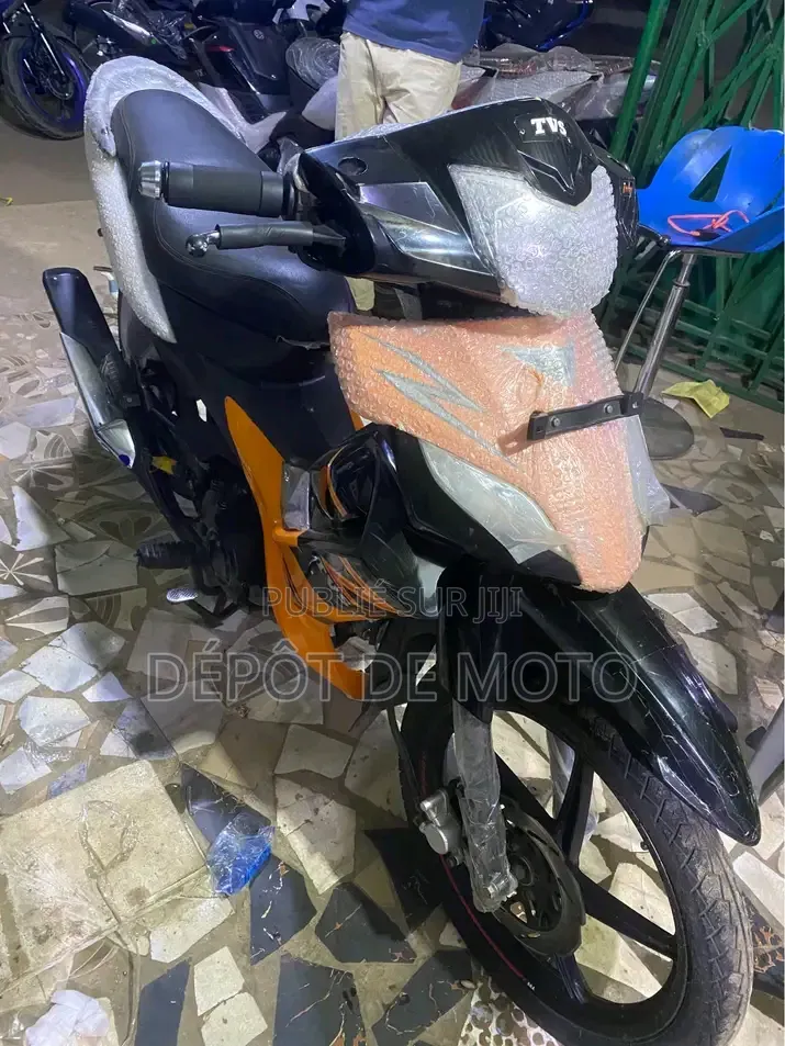Nouveau TVS Rockz 125 2025 Orange
