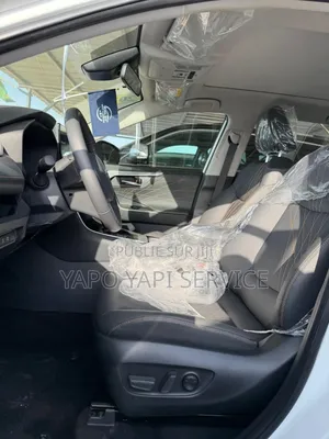 Toyota Allex 2025 Blanc cassé
