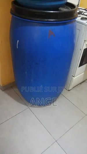 Barrique Bleu Tout Usage en Bon Etat