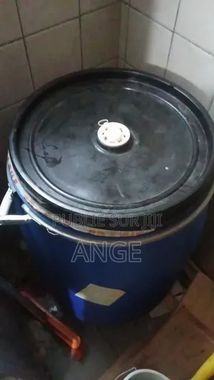 Barrique Bleu Tout Usage en Bon Etat