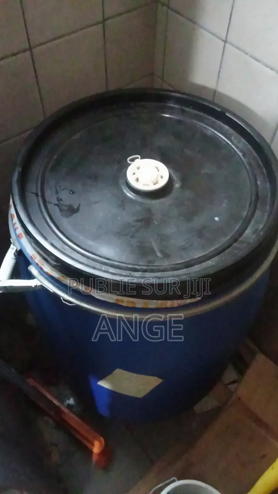 Barrique Bleu Tout Usage en Bon Etat
