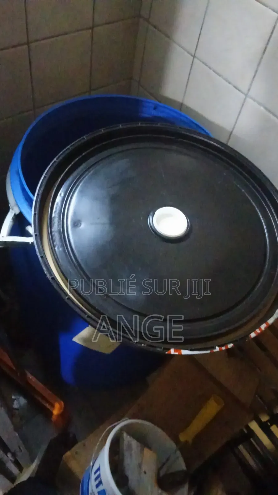 Barrique Bleu Tout Usage en Bon Etat