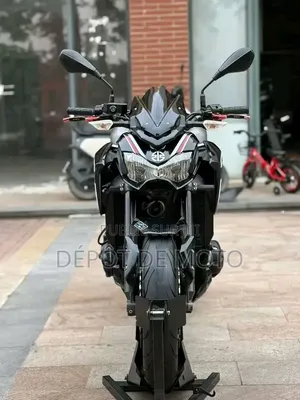 Nouveau Kawasaki Z900 2025 Noir