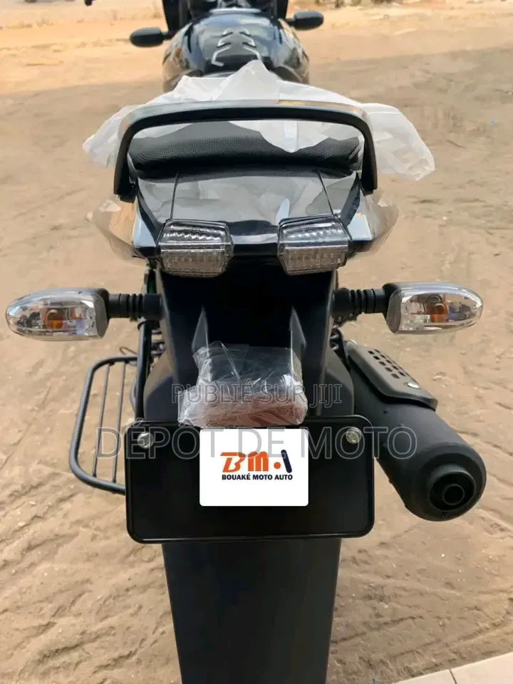 Nouveau Bajaj Pulsar 180 2025 Noir