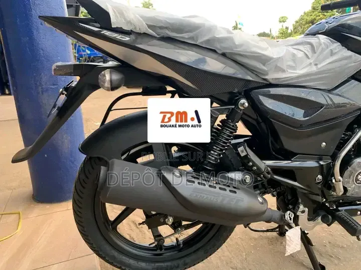 Nouveau Bajaj Pulsar 180 2025 Noir