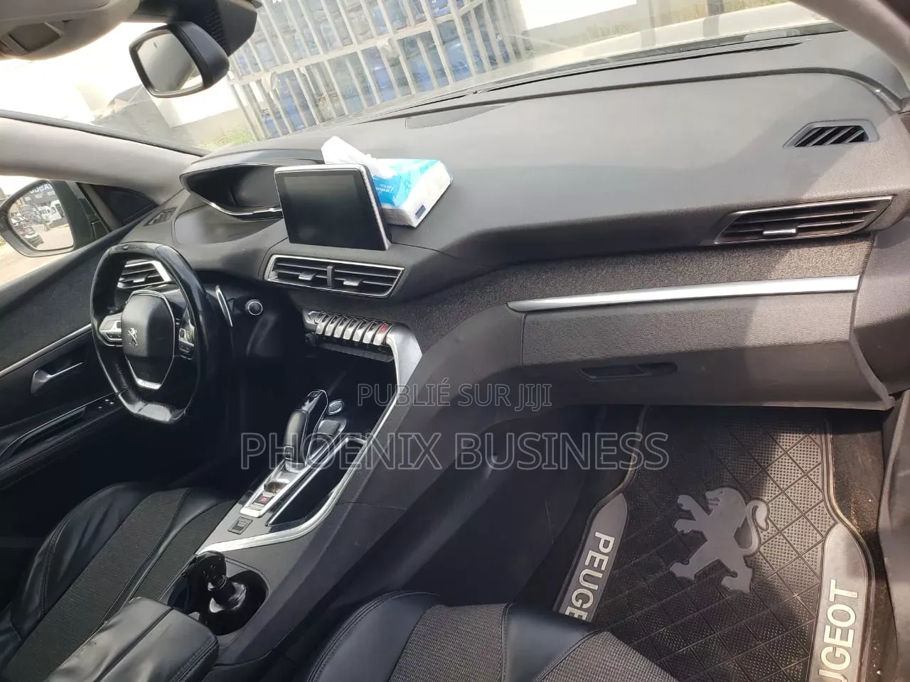 Nouveau Peugeot 5008 2023 Gris