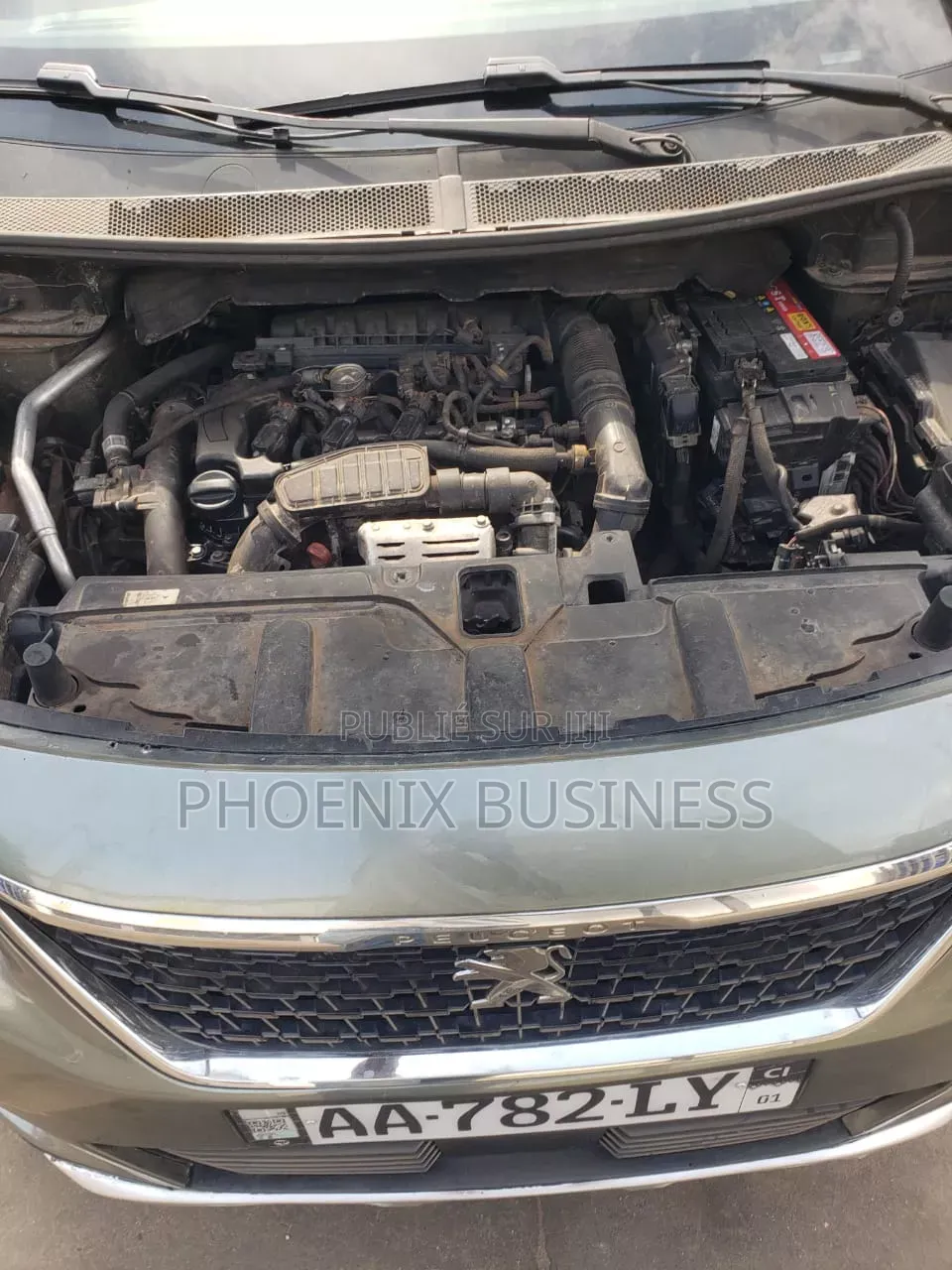 Nouveau Peugeot 5008 2023 Gris