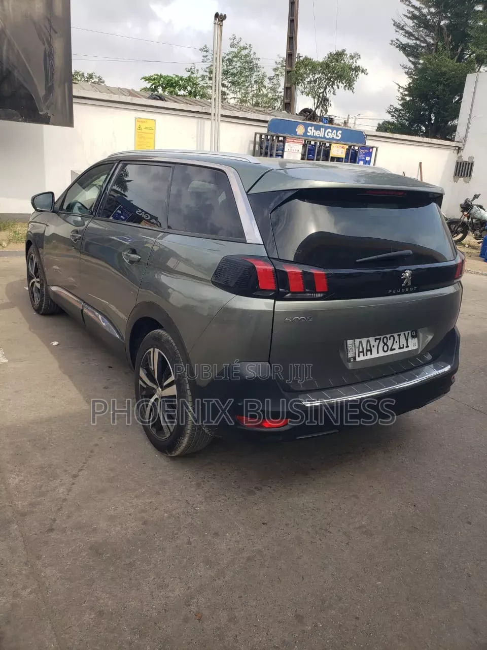 Nouveau Peugeot 5008 2023 Gris