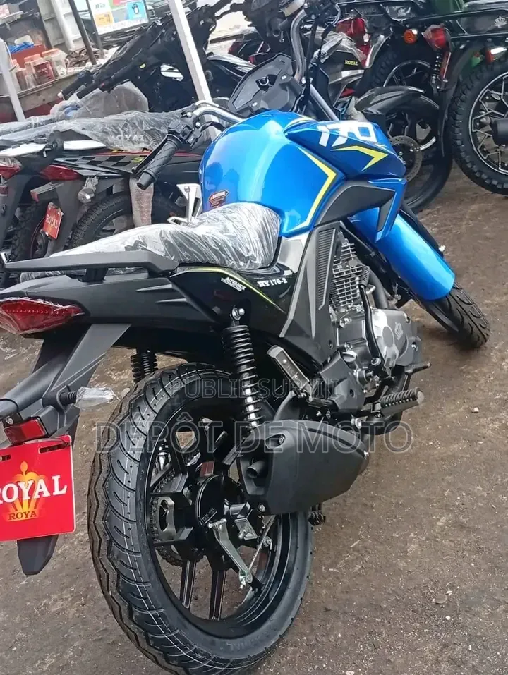 Nouveau Royal RY150 2025 Bleu