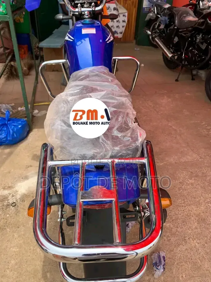 Nouveau Yamaha YBR 2025 Bleu