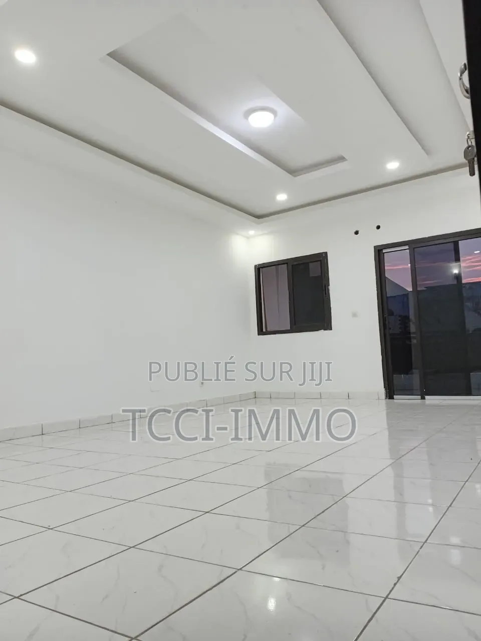 2chbre Appartement dans Tcci Sarl, Cocody à Louer