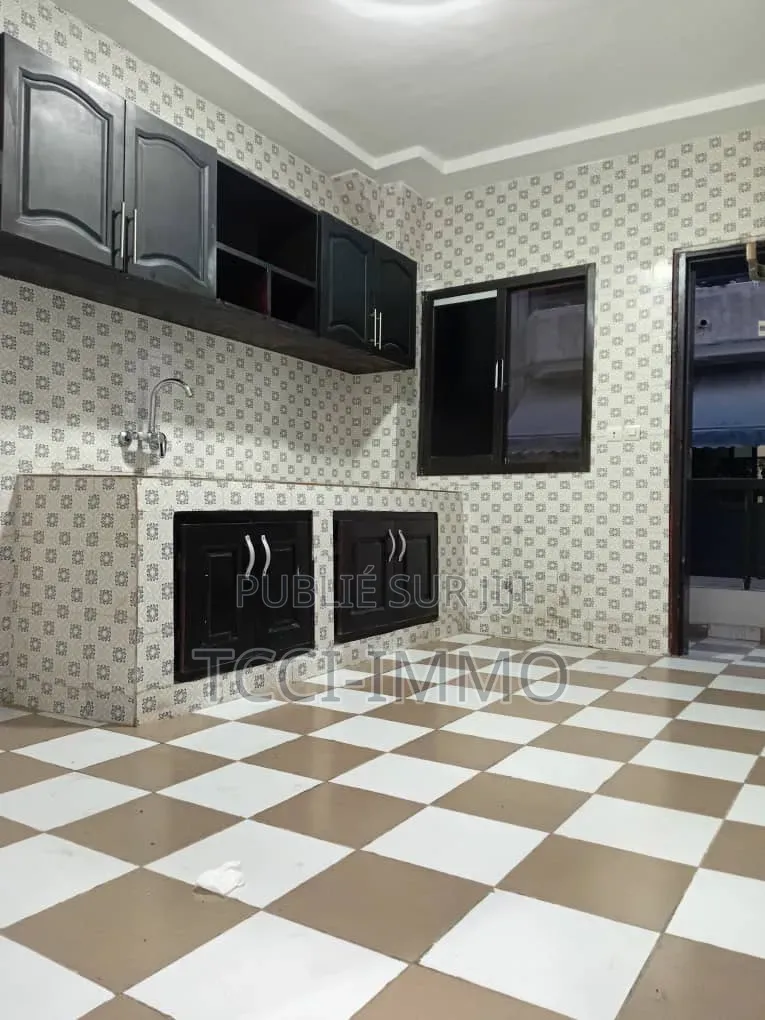 2chbre Appartement dans Tcci Sarl, Cocody à Louer