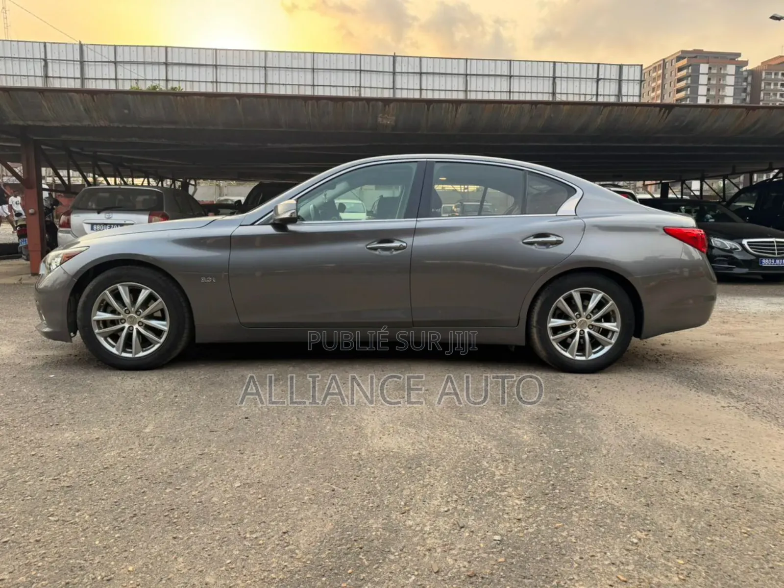 Infiniti Q50 2019 Gris