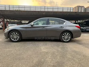 Infiniti Q50 2019 Gris