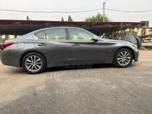 Infiniti Q50 2019 Gris